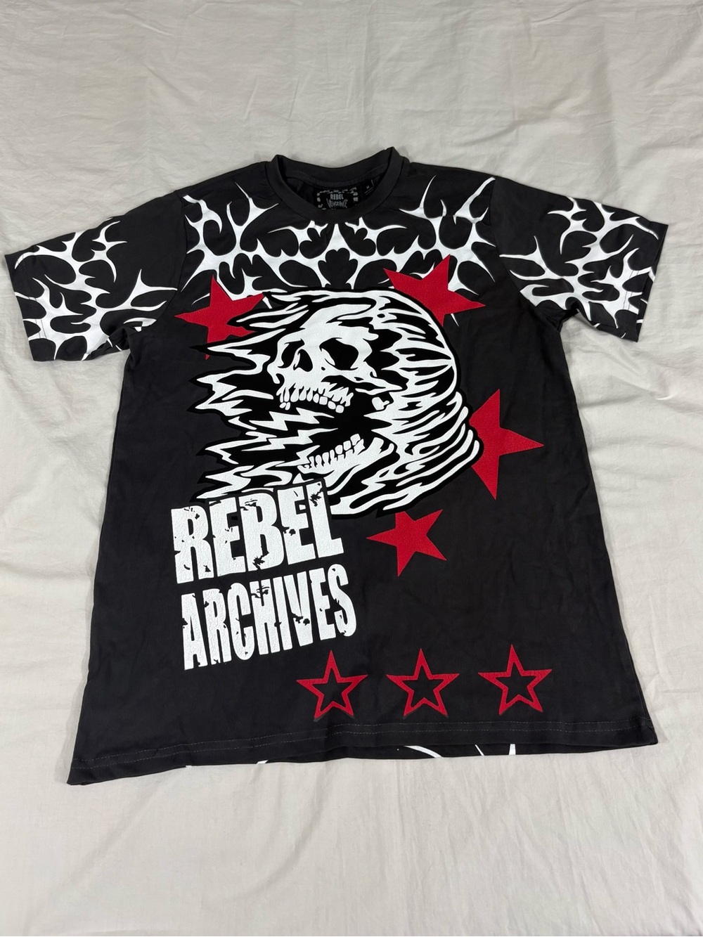 NWOT Rebel Vengeance Mens Dark Gray Print Short Sleeve T-Shirt M